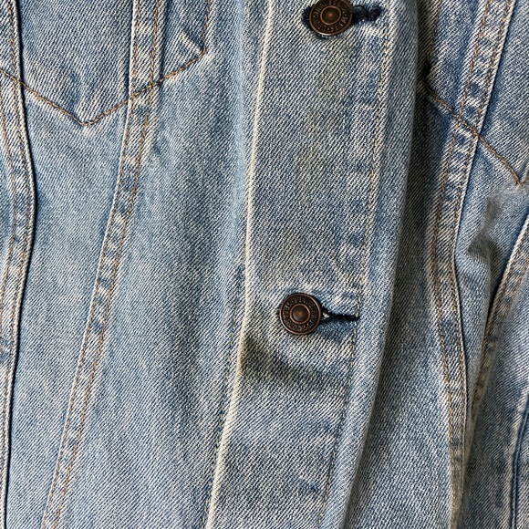 Levi’s Denim Trucker Jacket - Picture 3 of 4